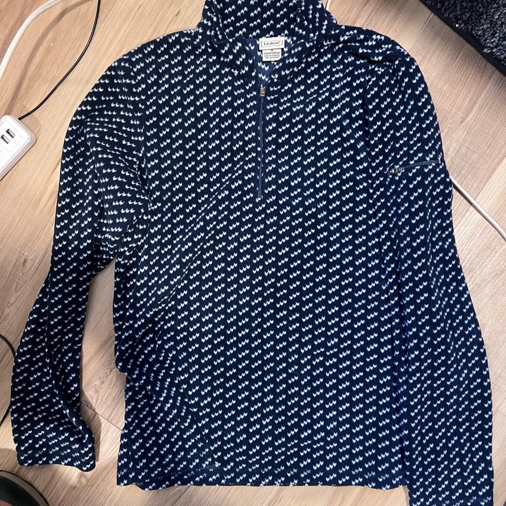 L.L. Bean Blue and White Patterned Fleece